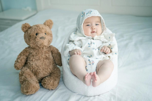 辽宁宝宝吃不饱母乳的症状